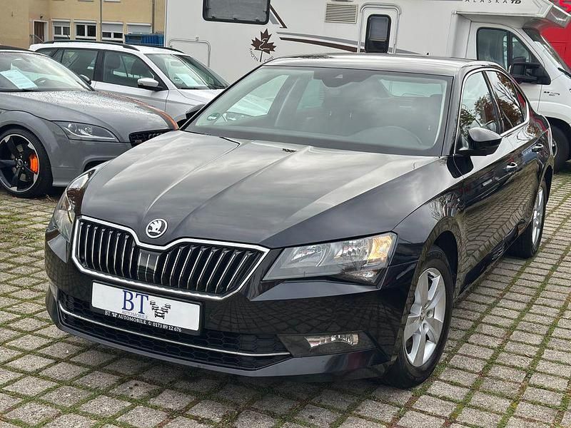 Schwarz Gebraucht 2018 Skoda Superb Limousine | 12.490 € (Fairer Preis) - Bild 1/4