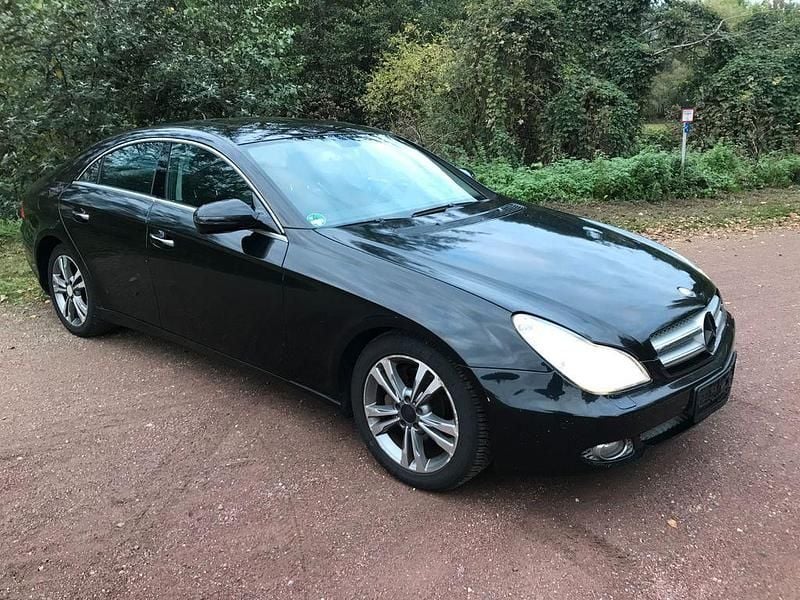 Schwarz Gebraucht 2010 Mercedes CLS320 Limousine | 4.450 € (Fairer Preis) - Bild 1/4