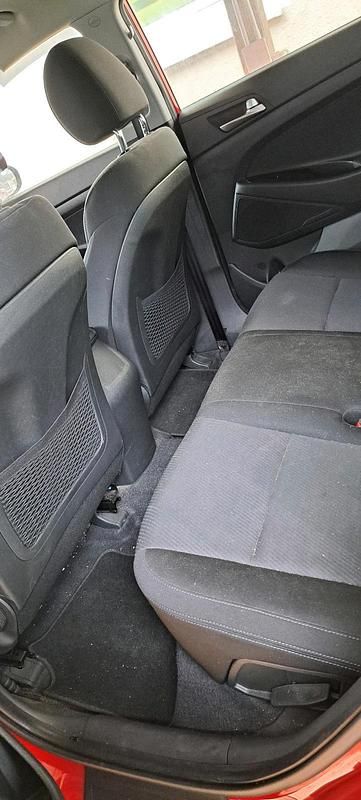 Gebraucht Hyundai Tucson 132 PS (97 kW) 2019 Rot SUV