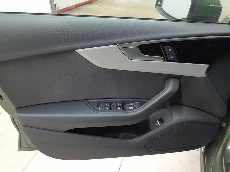 Gebraucht Audi A4 Advanced 204 PS (150 kW) 2024 Distriktgrün metallic Kombi