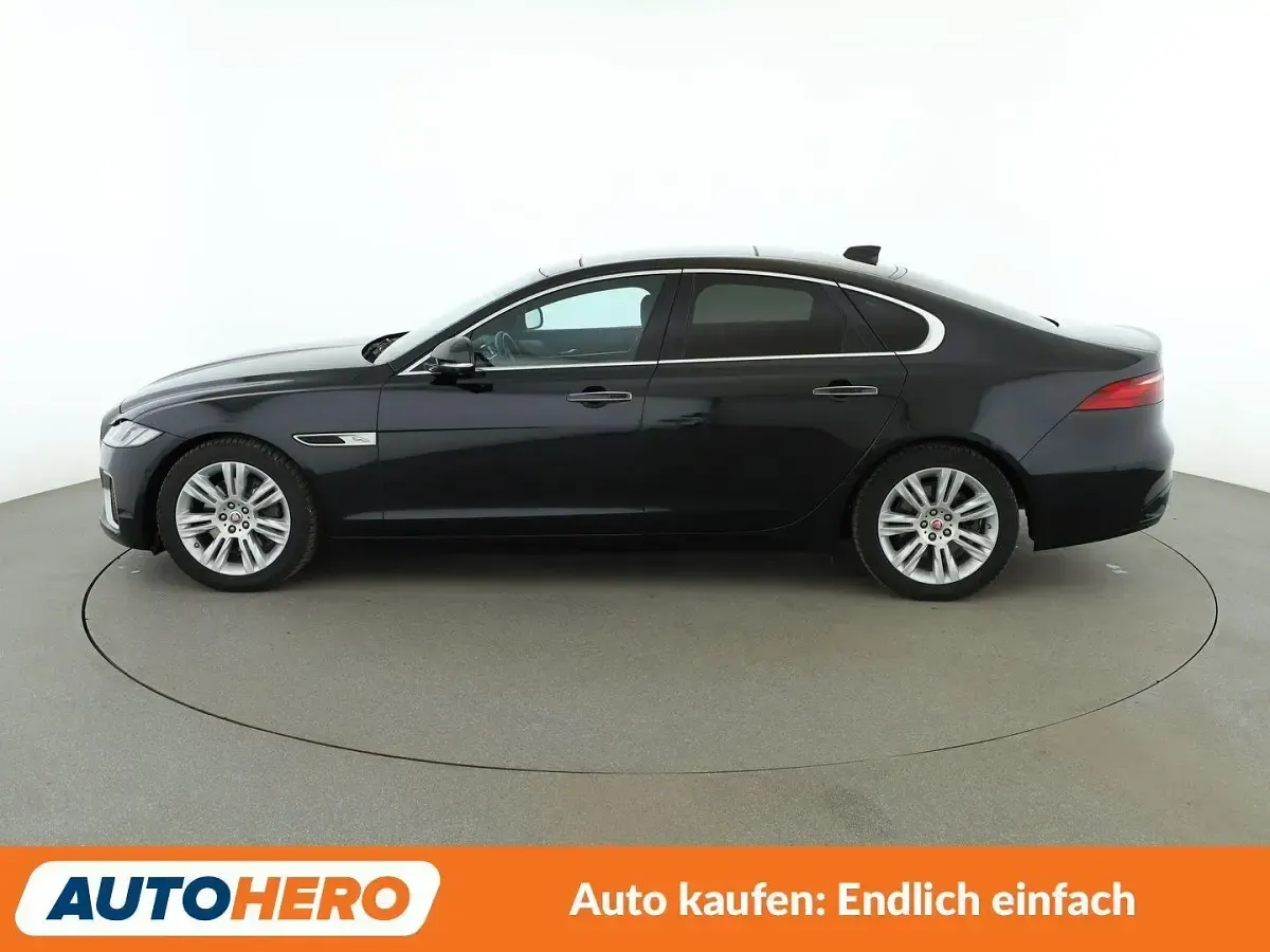 Gebraucht Jaguar XF SE 204 PS (150 kW) 2021 Schwarz Limousine
