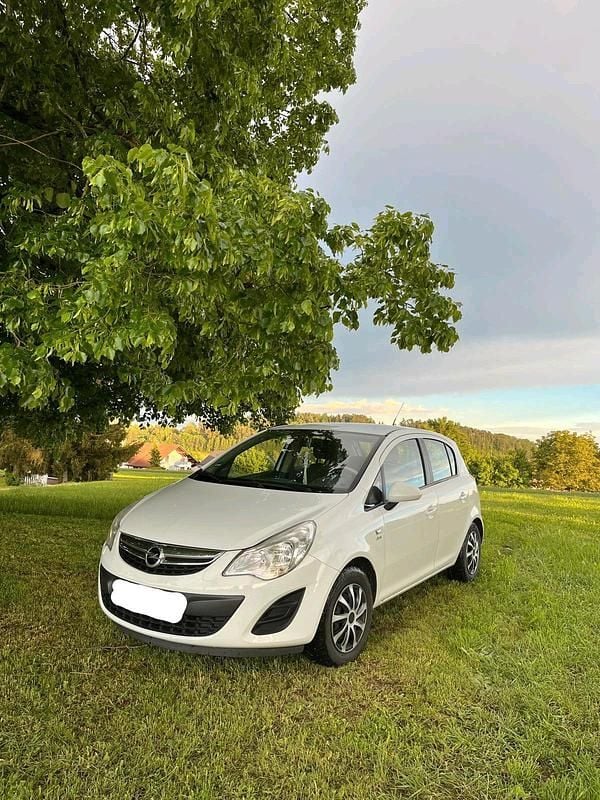 Gebraucht Opel Corsa Selection 69 PS (50 kW) 2013 Weiß Kleinwagen