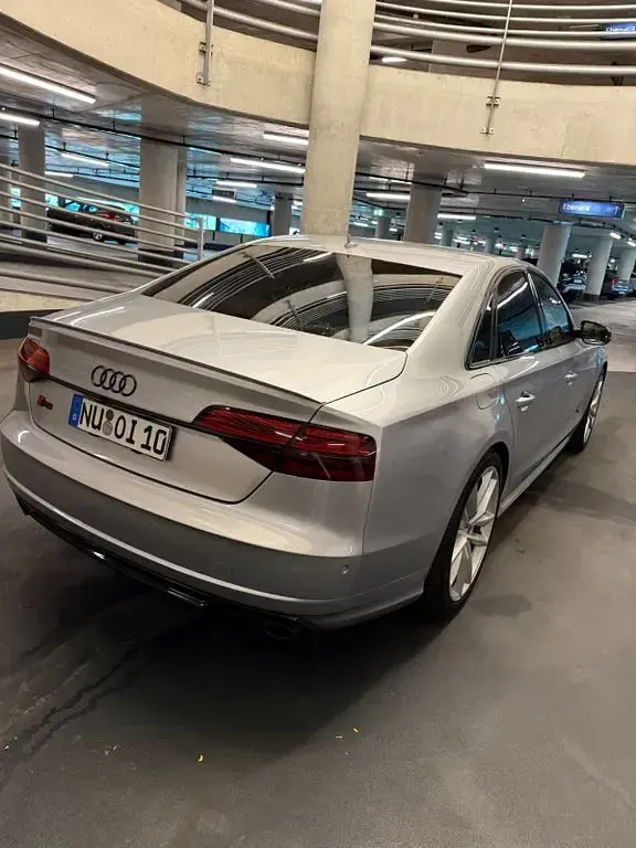 Gebraucht Audi S8 plus Ambiente 605 PS (444 kW) 2016 Silber Limousine