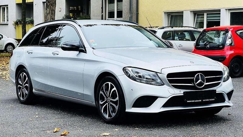 Gebraucht Mercedes C220 194 PS (142 kW) 2020 Silber Kombi