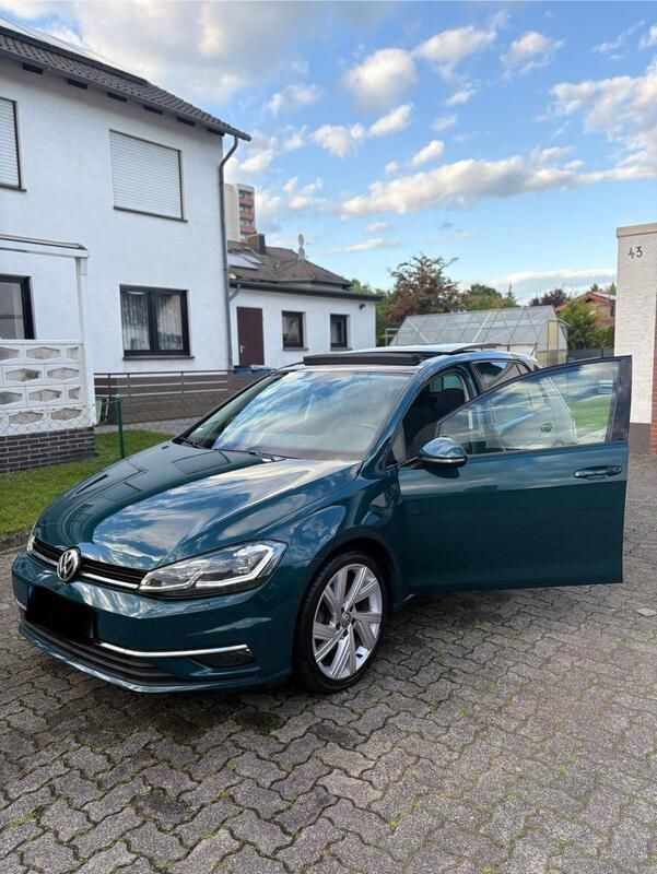 Andere außenfarben Gebraucht 2017 VW Golf VII Limousine | 17.500 € (Etwas zu teuer) - Bild 1/4
