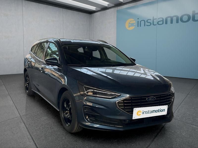 Neu Ford Focus Titanium 155 PS (114 kW) 2025 Blau Kombi