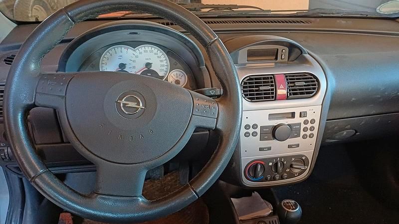 Gebraucht Opel Corsa 60 PS (44 kW) 2006 Silber Kleinwagen