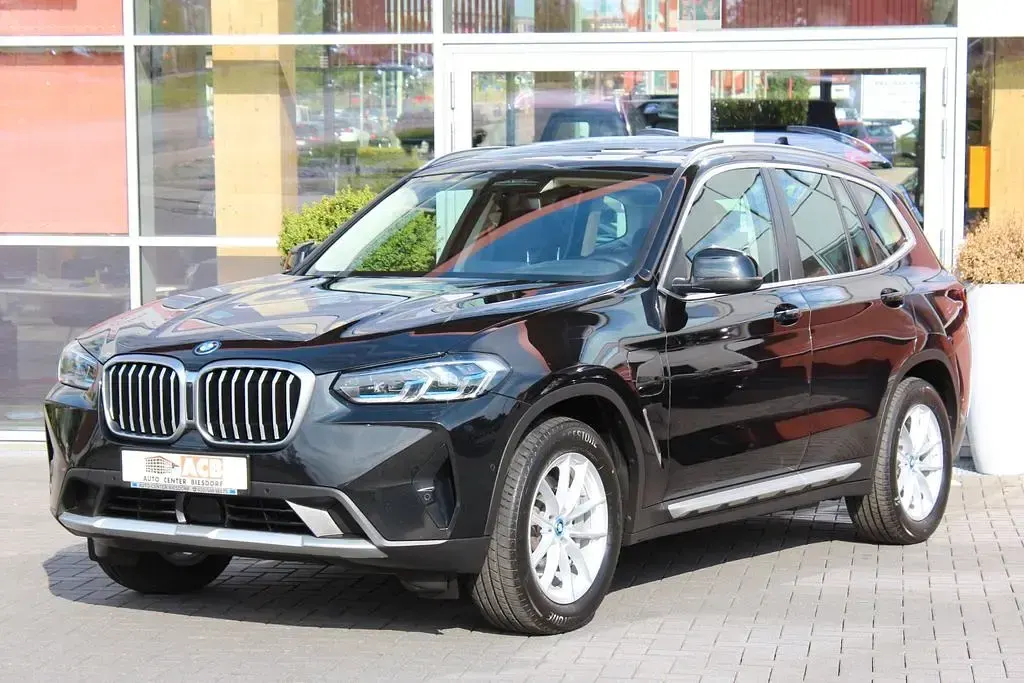 Gebraucht BMW X3 Performance 292 PS (214 kW) 2023 Saphirschwarzmet. (metallic) SUV