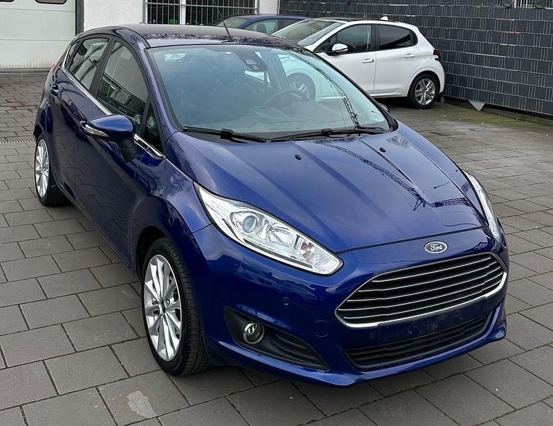 Gebraucht Ford Fiesta Titanium 101 PS (74 kW) 2016 Blau Limousine