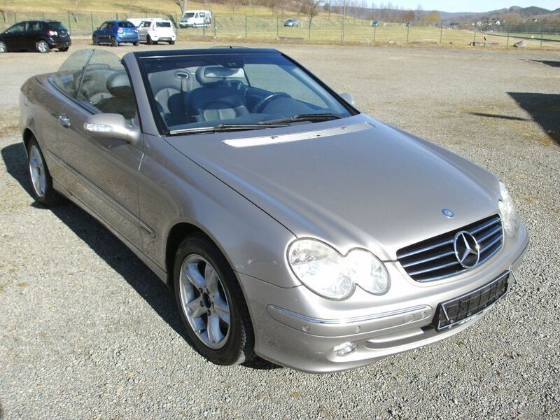 Silber Gebraucht 2004 Mercedes CLK200 Avantgarde Cabrio | 7.550 € (Guter Preis) - Bild 1/4
