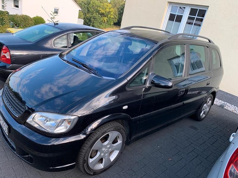 Schwarz Gebraucht 2005 Opel Zafira OPC Van / Kleinbus | 2.499 € (Fairer Preis) - Bild 1/4