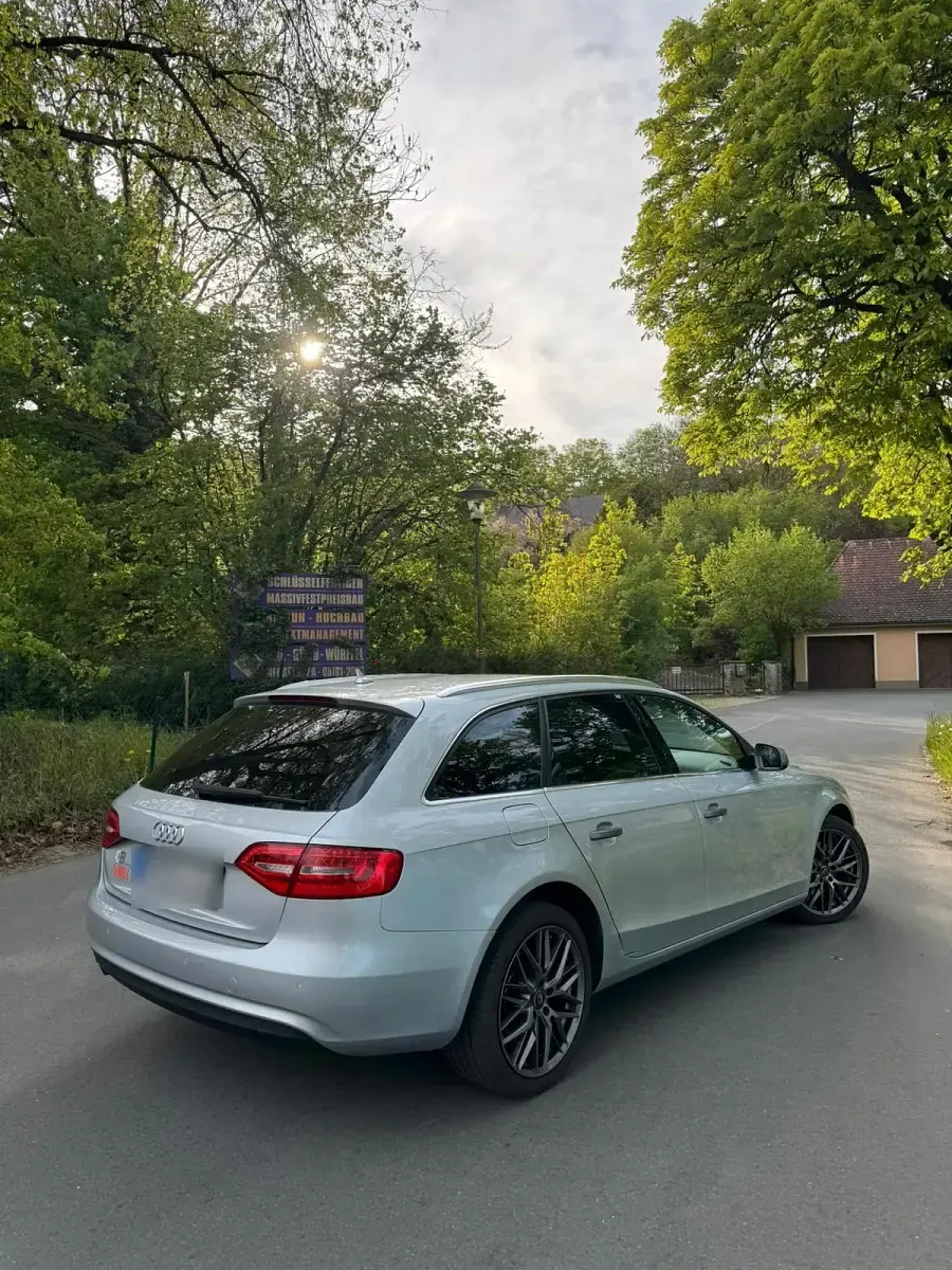 Second-hand Audi A4 143 CP (105 kW) 2012 Argintiu Break