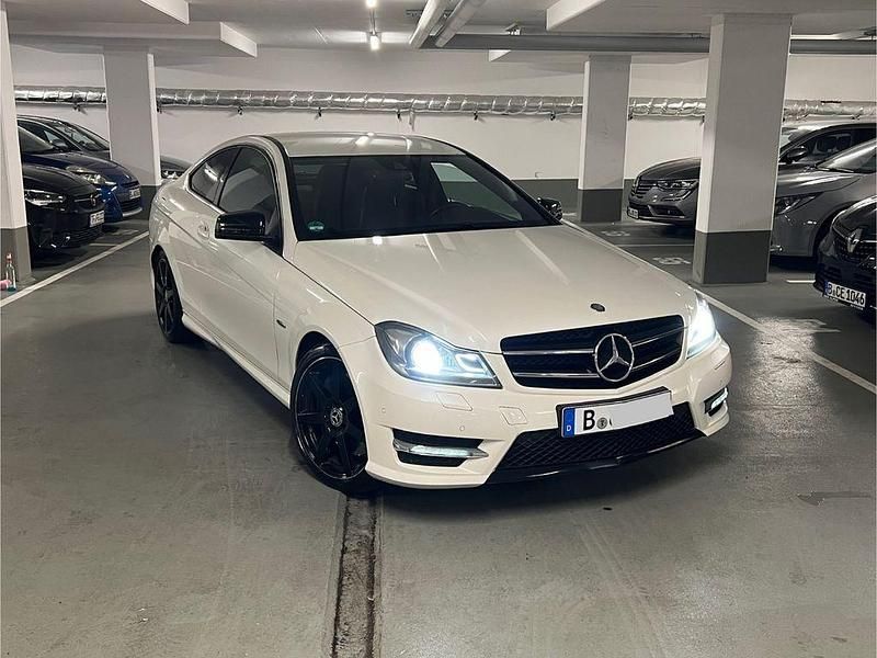 Weiß Gebraucht 2014 Mercedes C250 AMG Coupé | 13.500 € (Guter Preis) - Bild 1/4