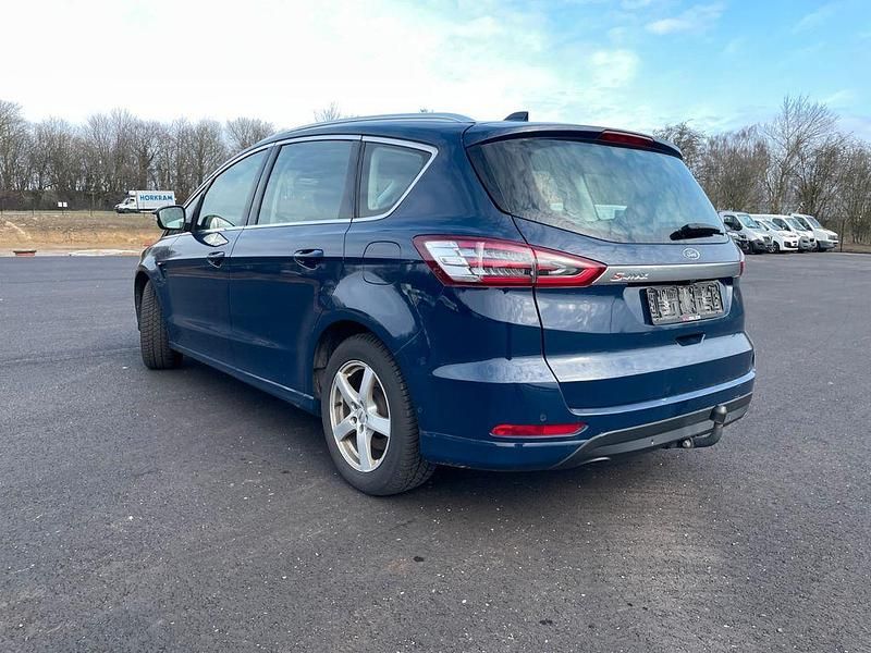 Gebraucht Ford S-MAX Titanium 150 PS (110 kW) 2022 Blau Van / Kleinbus