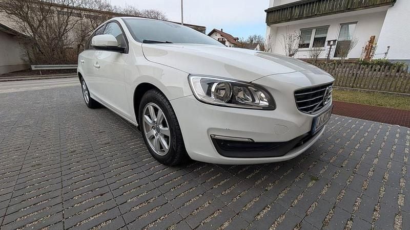 Gebraucht Volvo V60 114 PS (83 kW) 2014 Weiß Kombi