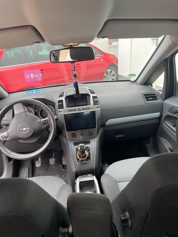 Gebraucht Opel Zafira 150 PS (110 kW) 2005 Silber Van / Kleinbus