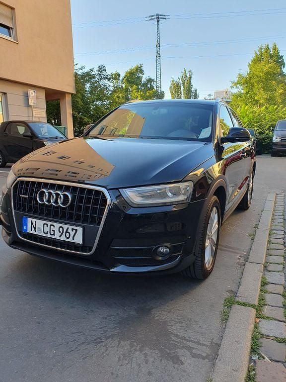 Schwarz Gebraucht 2013 Audi Q3 Ambiente SUV | 11.500 € (Guter Preis) - Bild 1/4