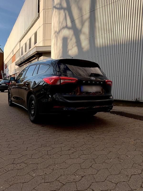 Second-hand Ford Focus 150 CP (110 kW) 2019 Negru Break