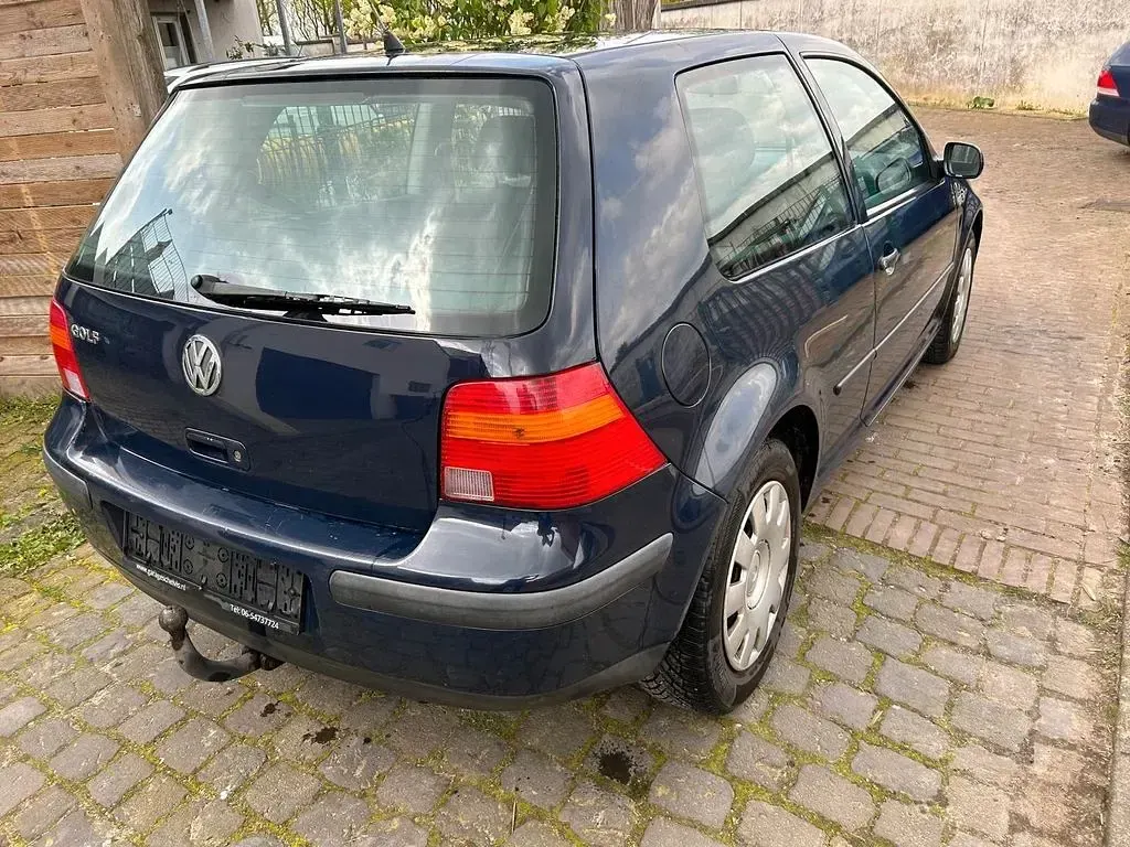 Brugt VW Golf III Basis 75 HK (55 kW) 1998 Blå Sedan