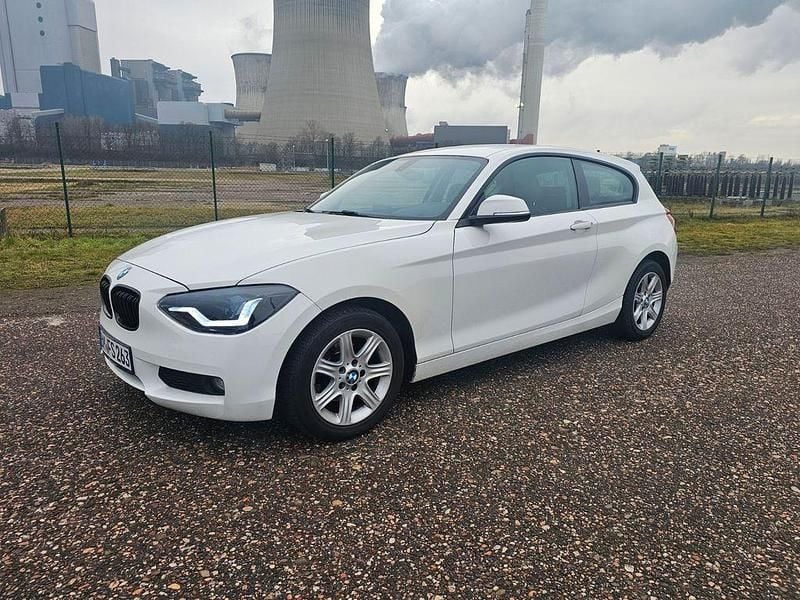 Weiß Gebraucht 2012 BMW 114 Kleinwagen | 7.500 € (Fairer Preis) - Bild 1/4