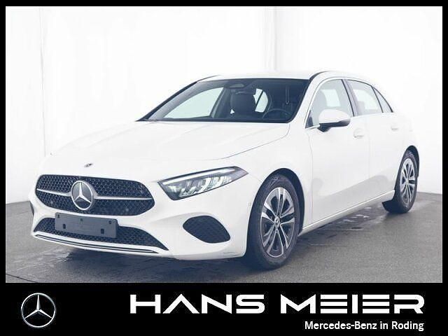 Unilack polarweiß Gebraucht 2024 Mercedes A180 Progressive Limousine | 26.890 € (Superpreis) - Bild 1/4