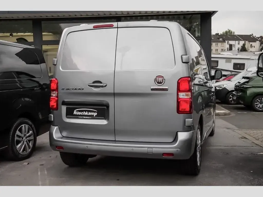 Gebraucht Fiat Scudo 100 kW (136 PS) 2023 Grau Van