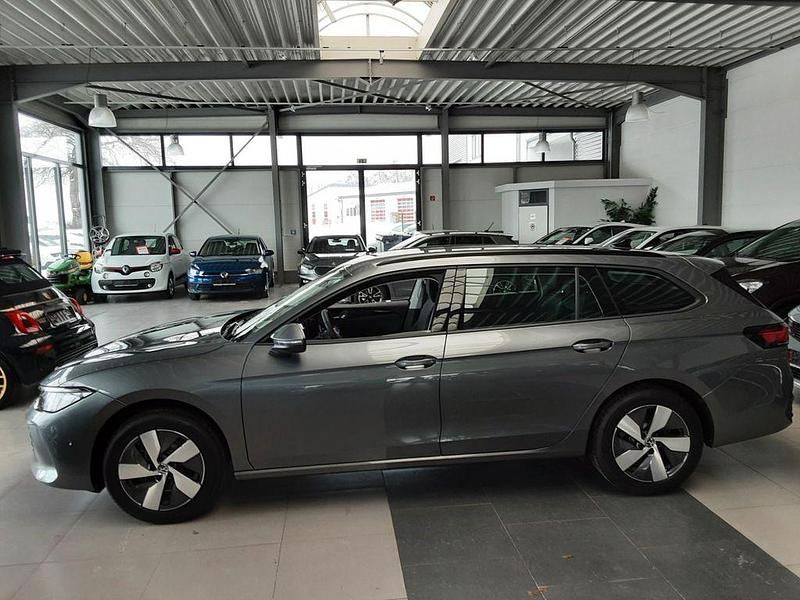Neu VW Passat 150 PS (110 kW) 2025 Grau Kombi