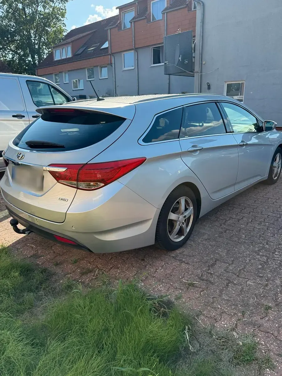 Gebraucht Hyundai i40 136 PS (100 kW) 2012 Silber Limousine
