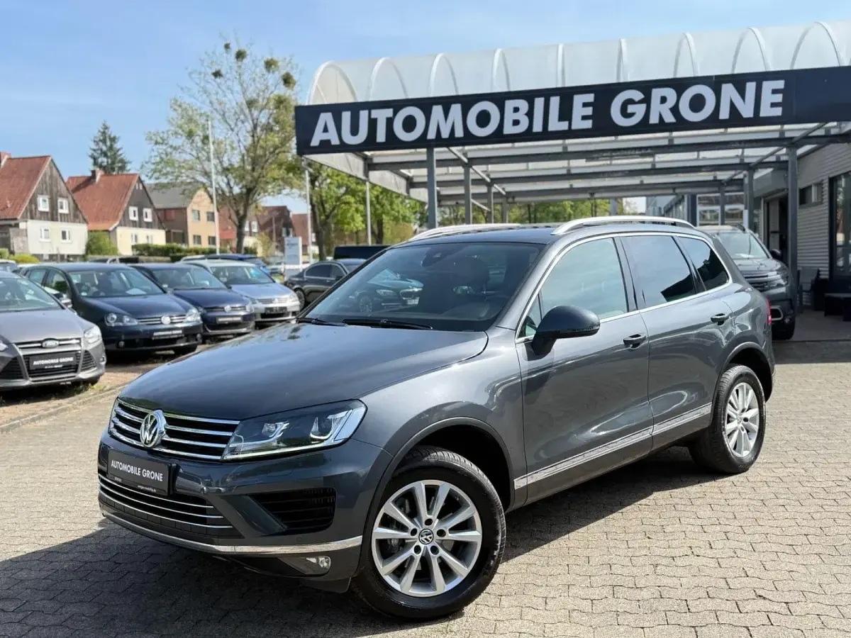 Gebraucht VW Touareg Exclusive 262 PS (192 kW) 2015 Grau SUV