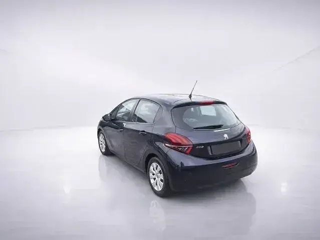 Gebraucht Peugeot 208 Active 82 PS (60 kW) 2018 Blau Kleinwagen