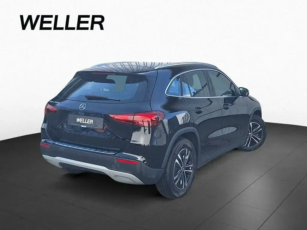 Gebraucht Mercedes GLA200 150 PS (110 kW) 2025 Schwarz SUV