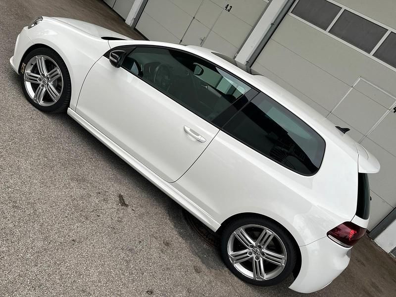 Gebraucht VW Golf R 270 PS (198 kW) 2011 Weiß Coupé