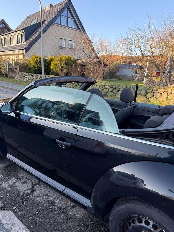 Gebraucht VW Beetle Cabriolet Design 105 PS (77 kW) 2014 Schwarz Cabrio