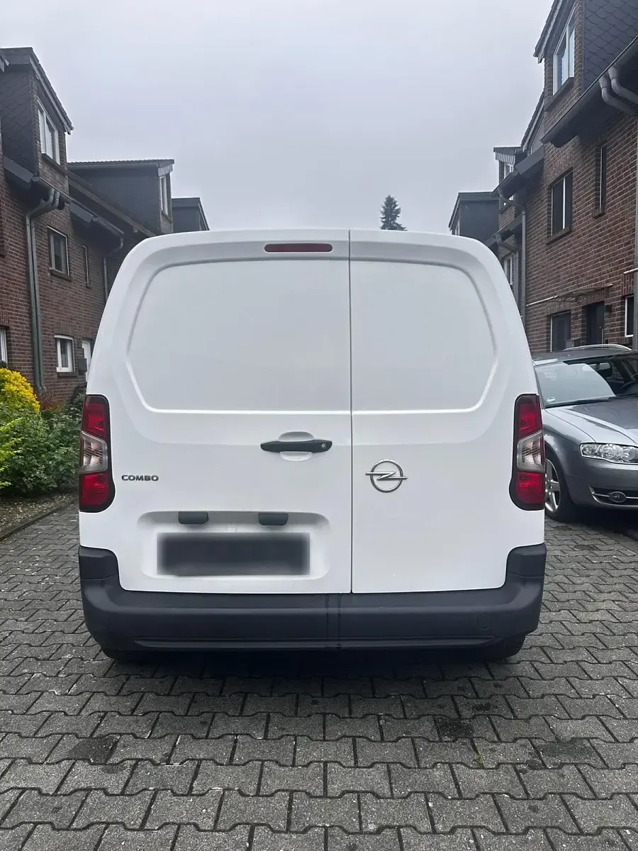 Gebraucht Opel Combo 102 PS (75 kW) 2023 Weiß Van / Kleinbus