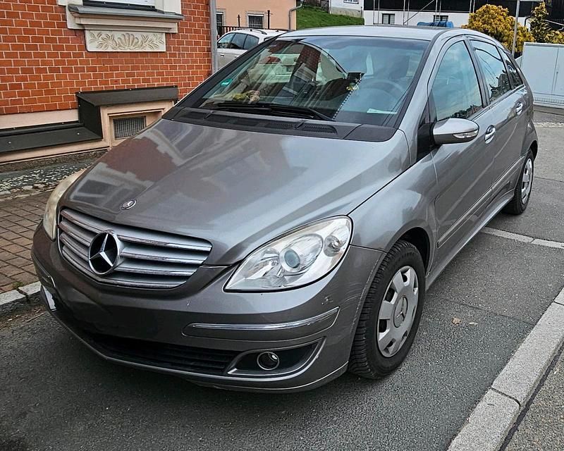 Gebraucht Mercedes B150 95 PS (69 kW) 2008 Beige Van / Kleinbus