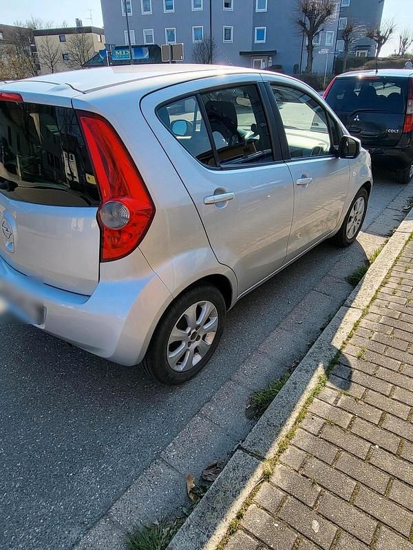 Gebraucht Opel Agila 67 PS (49 kW) 2008 Silber Kleinwagen