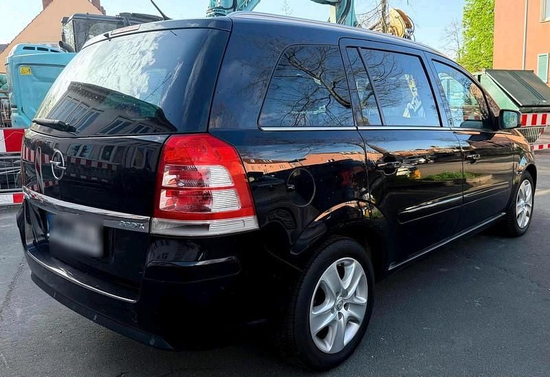 Gebraucht Opel Zafira 120 PS (88 kW) 2012 Schwarz Van / Kleinbus