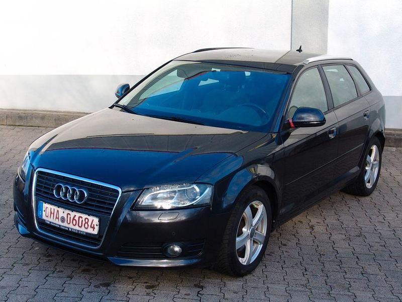Grau Gebraucht 2010 Audi A3 Ambition Limousine | 4.999 € (Guter Preis) - Bild 1/3