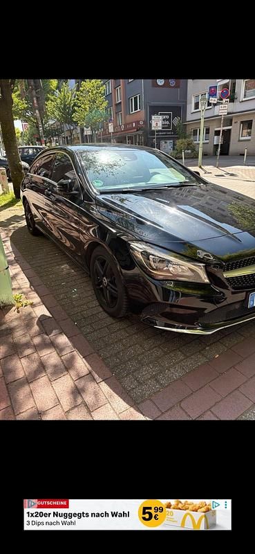 Schwarz Gebraucht 2018 Mercedes CLA200 Kombi | 11.900 € (Fairer Preis) - Bild 1/4