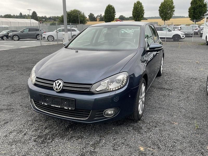 Blau Gebraucht 2012 VW Golf VI Highline Limousine | 8.980 € (Teuer) - Bild 1/4