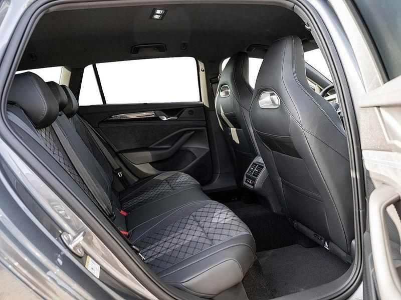 Gebraucht VW Passat R-line 150 PS (110 kW) 2026 Grau Kombi