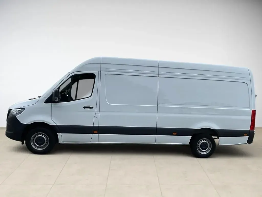 Gebraucht Mercedes Sprinter 170 PS (125 kW) 2025 Arktikweiß Van
