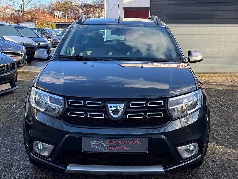 Gebraucht Dacia Logan Stepway 90 PS (66 kW) 2019 Grau Limousine
