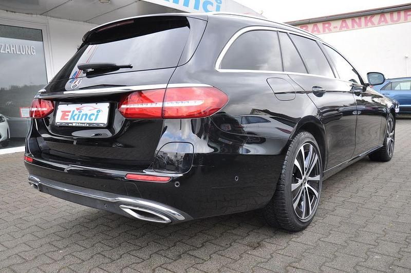 Gebraucht Mercedes E300 194 PS (142 kW) 2020 Schwarz Kombi