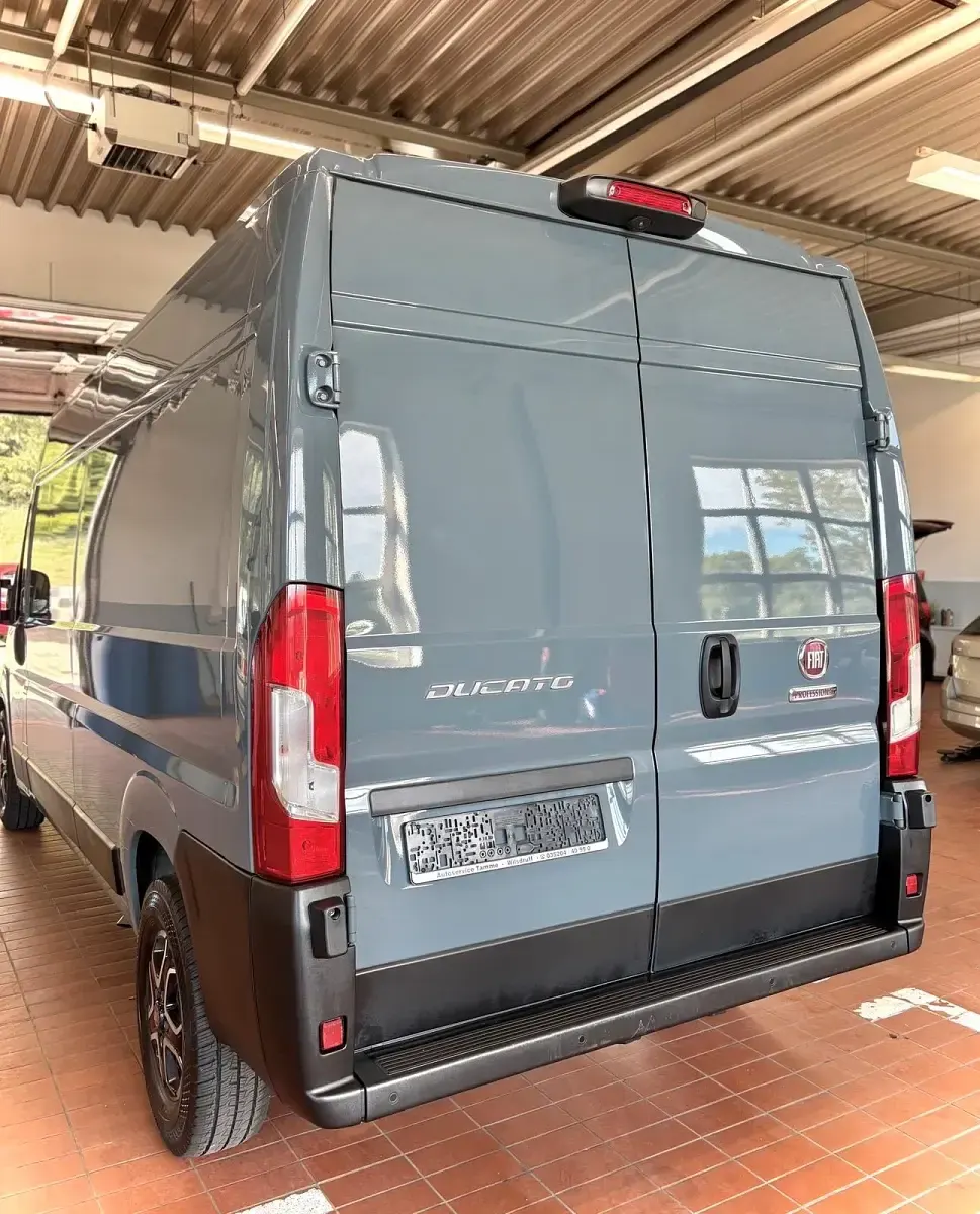 Gebraucht Fiat Ducato 140 PS (102 kW) 2022 Grau Van