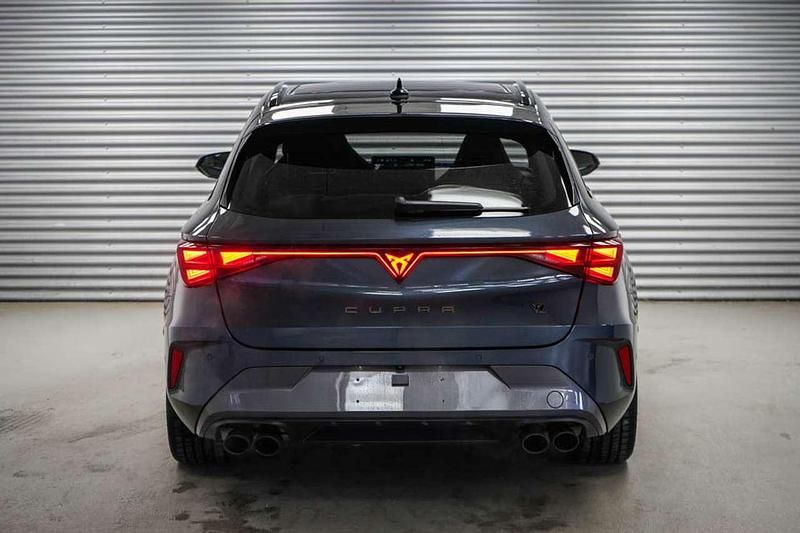 Gebraucht Cupra Leon VZ 333 PS (244 kW) 2025 Magnetic grau Kombi