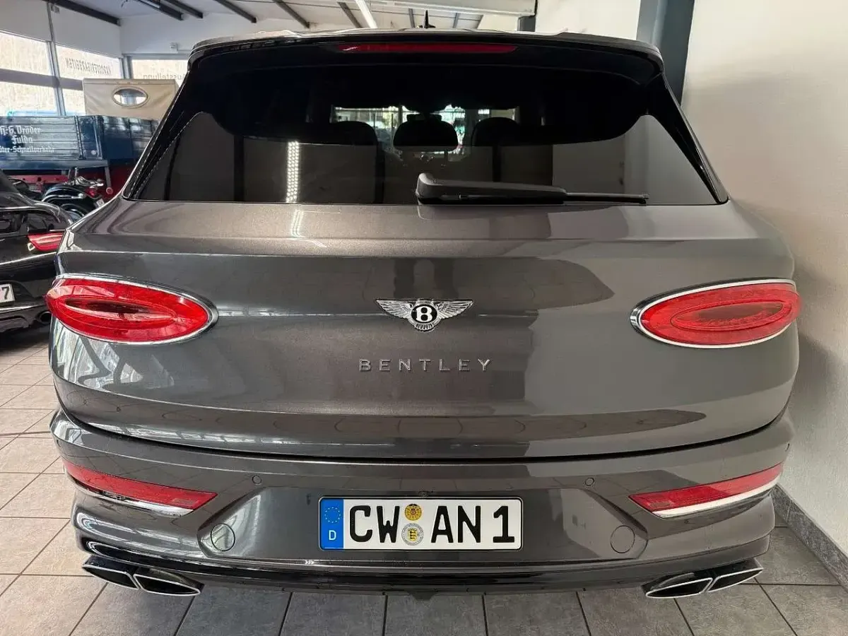Gebraucht Bentley Bentayga 549 PS (403 kW) 2021 Silber SUV