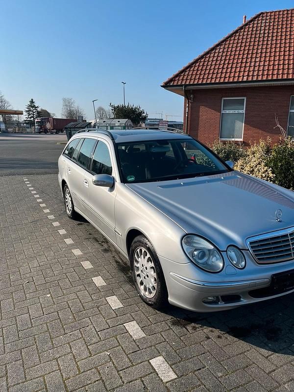 Gebraucht Mercedes E200 Elegance 163 PS (119 kW) 2005 Silber Kombi