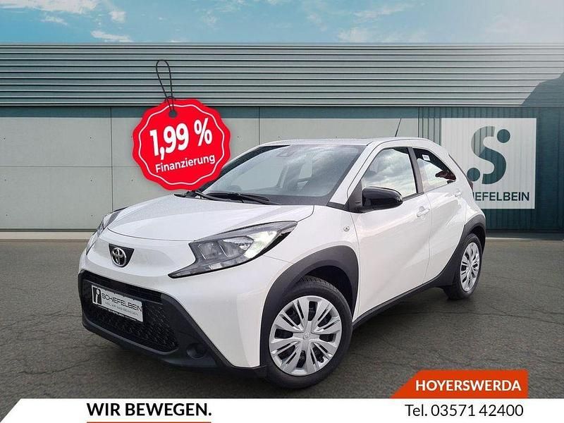 Schneeweiß Neu 2025 Toyota Aygo Business Edition Kleinwagen | 17.690 € - Bild 1/4