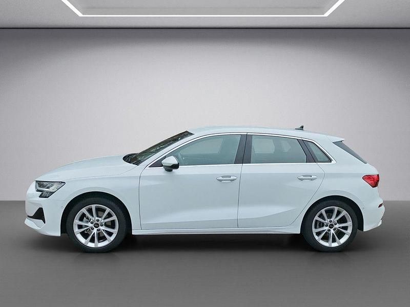 Gebraucht Audi A3 Advanced 150 PS (110 kW) 2025 Gletscherweiss Limousine
